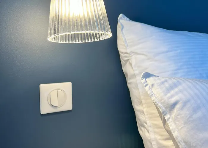 Maison Village, Proche Zone D'activités, Idéale Déplacement Professionnel